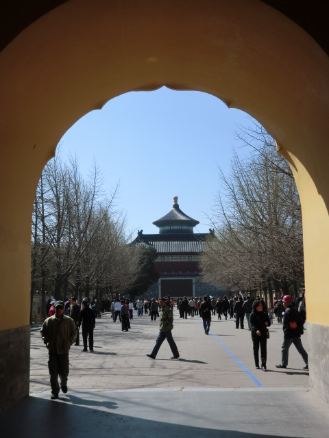三輪リキシャで北京の胡同を走る