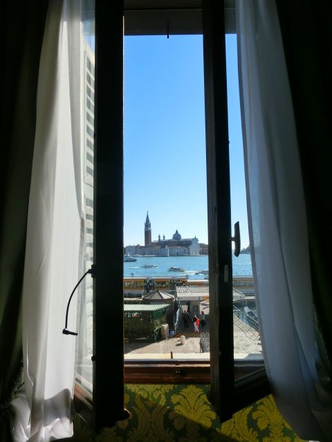 ホテルダニエリの窓から見るヴェネツィアの景色
