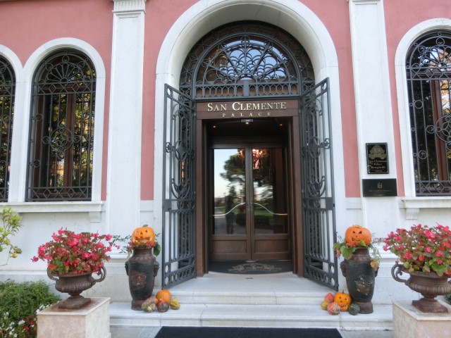 ヴェネツィアの離島にあるリュクスなホテル、サンクレメンテ パレス ケンピンスキー ヴェニス