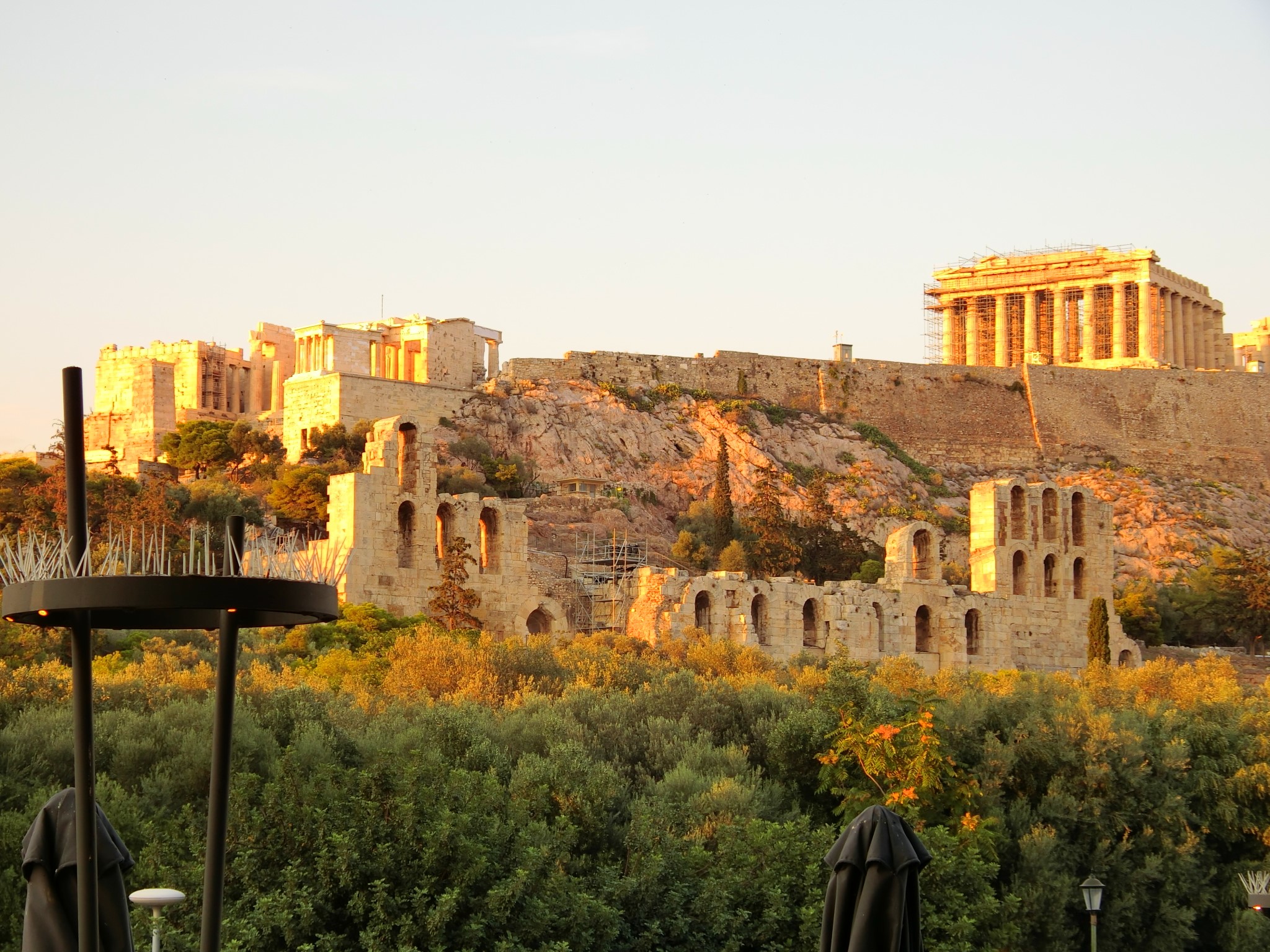 アテネでパルテノン神殿を見ながらディナー＠Dionysos Zonar’s