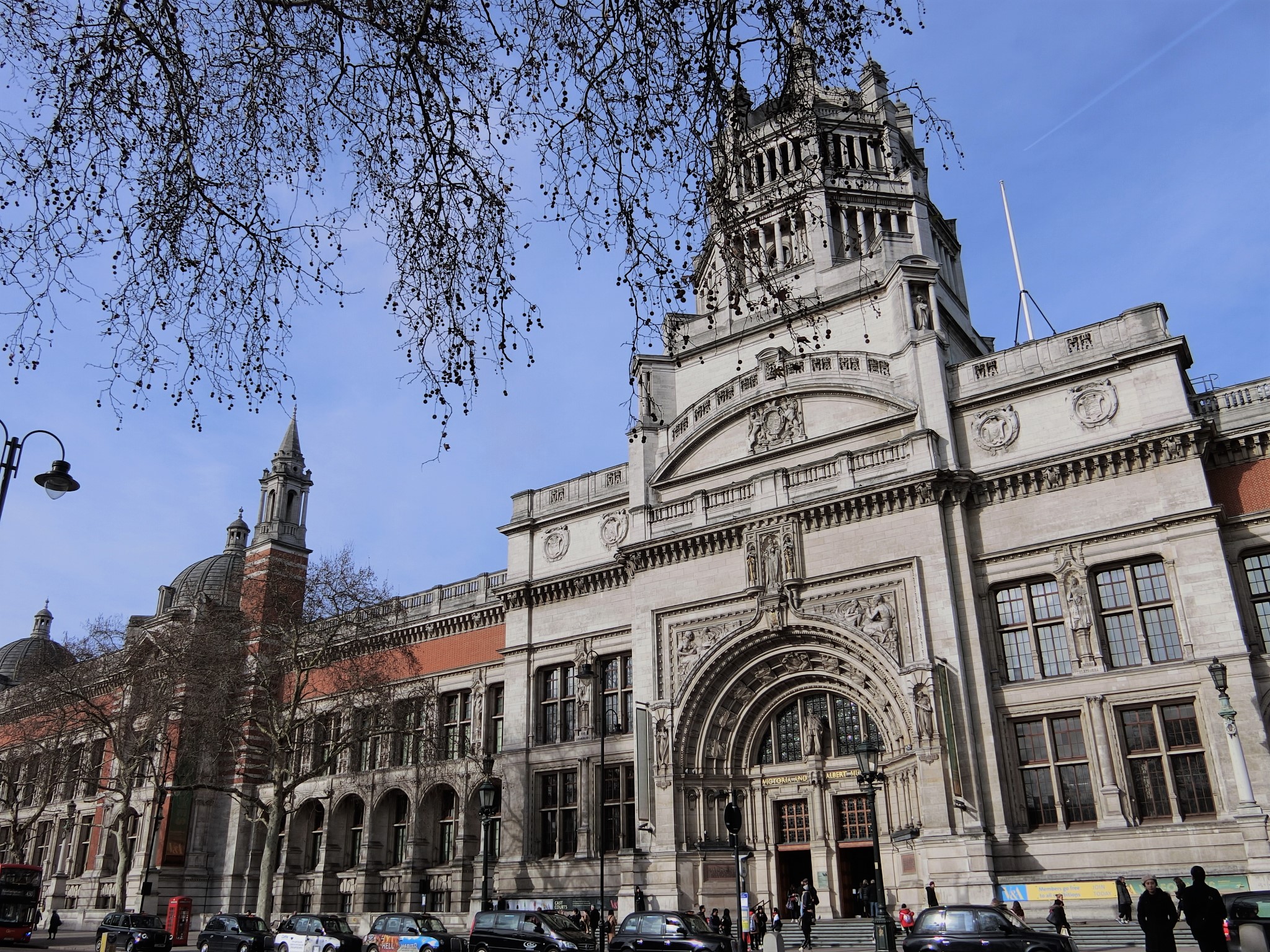 ロンドンの街歩き、ヴィクトリア&アルバート博物館へ
