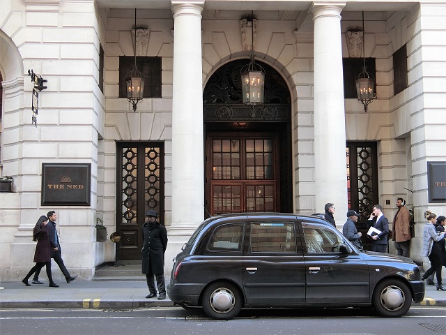 旧ミッドランド銀行を改装したロンドンの素敵なホテルThe Nedにチェックイン♪