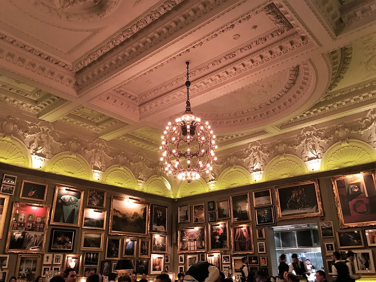 ザ ロンドン エディションのBerners Tavernでディナー
