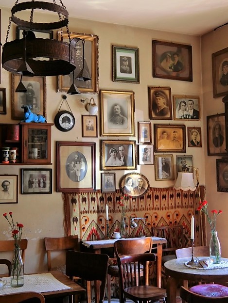 クラクフのユダヤ人街にあるレトロなカフェ＠Mleczarnia