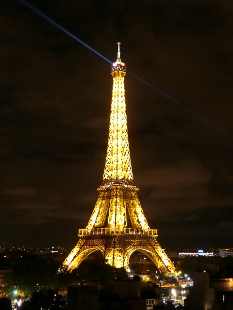 部屋から見るエッフェル塔のダイヤモンドフラッシュ＠シャングリラホテル パリ
