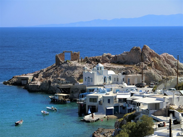 ミロス島の絶景！フイロポタモスのシルマタ