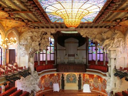 花の建築家モンタネールの最高傑作！美しいカタルーニャ音楽堂