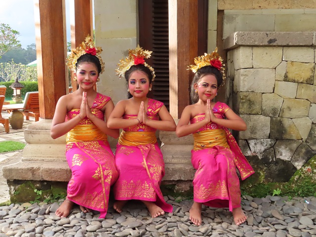 ケデワタン村の子供たちによるバリ舞踊とディナー＠アマンダリ