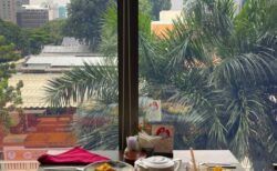 ホテル デザー サイゴンのサイゴン キッチンで朝食