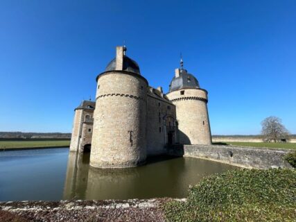ベルギーのアルデンヌをドライブ！小さな古城ラヴォーサンタンヌ城