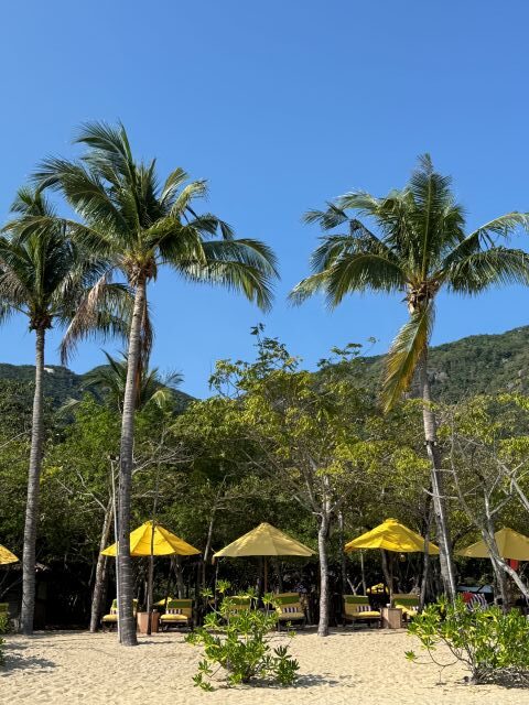 ビーチで過ごすシックスセンシズ ニンヴァンベイ