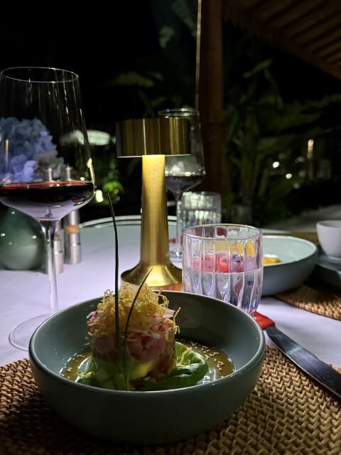 ムンドックのリゾート、ウマルサでのディナー