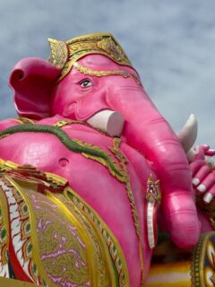 バンコクから日帰り旅、2つのピンクのガネーシャを見に行こう
