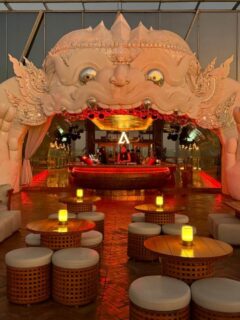 アカラ スカイ ハヌマーン バンコクでリフレクションとルーフトップバー