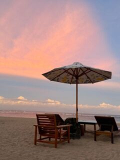 タンジュンサリの夕焼け空とアペリティフ