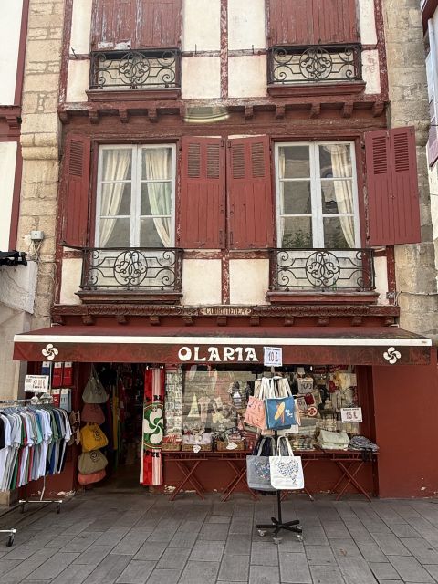 赤と白の街、フレンチバスクのサンジャン ド リュズでランチ