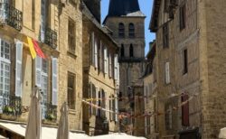 はちみつ色の中世都市サルラ ラ カネダの街歩き2025